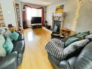 Lounge- click for photo gallery